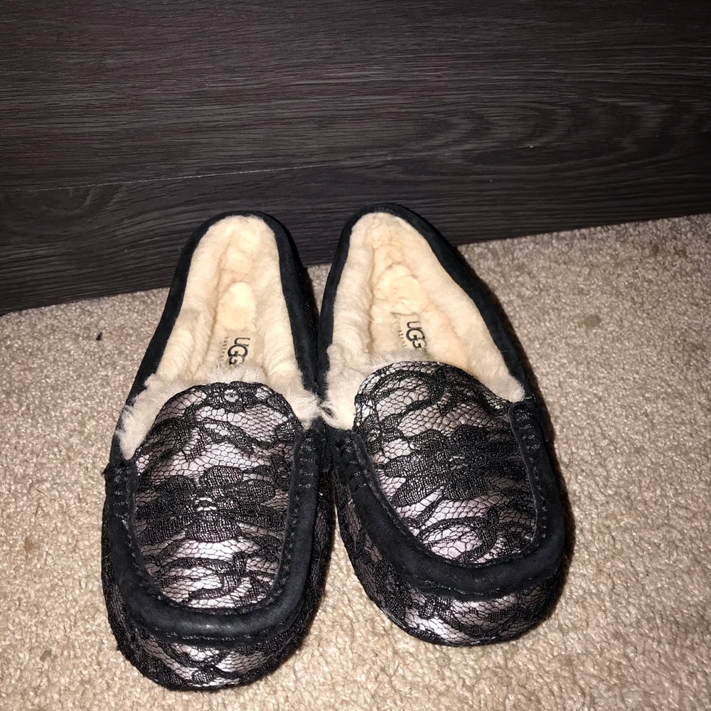 UGG Black Lace Fuzzy Slippers/Moccasins